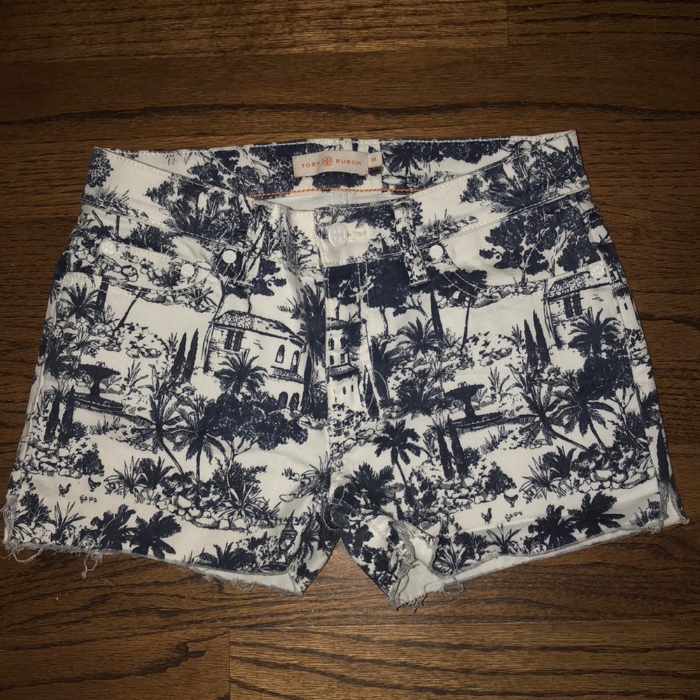 Tory Burch shorts 🌻